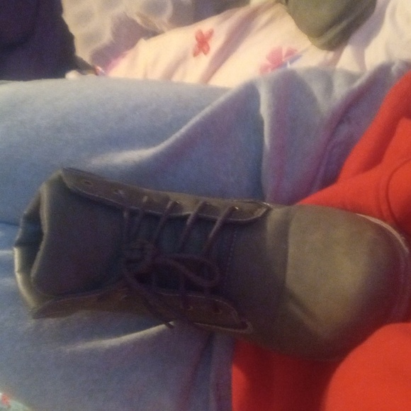 Black boots - Picture 2 of 2